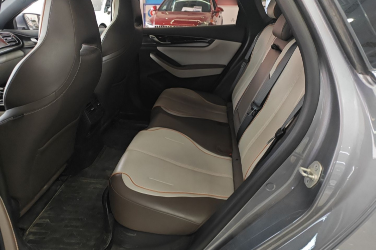 比亚迪 秦PLUS 2023款  冠军版 DM-i 120KM超越型中控内饰21