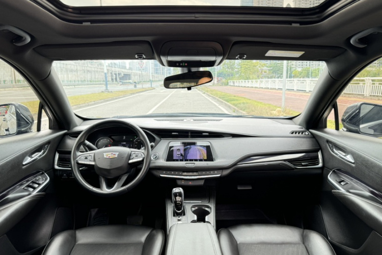 凯迪拉克XT4 2021款 28T 两驱技术型中控内饰7001