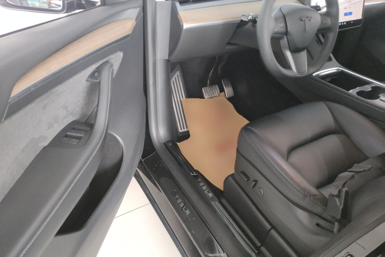 特斯拉 Model Y 2021款 标准续航后驱版中控内饰7003