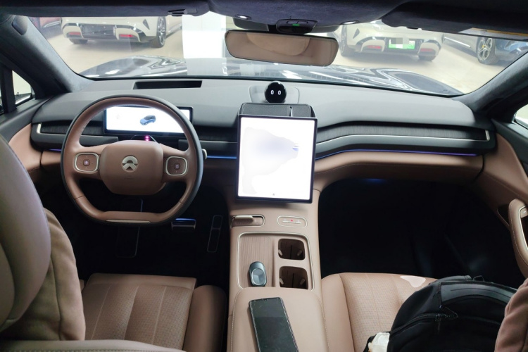 蔚来ES8 2024款 75kWh中控内饰7002