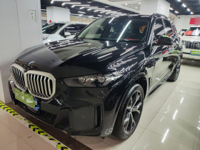 宝马X5 2023款 xDrive 30Li 尊享型M运动曜夜套装