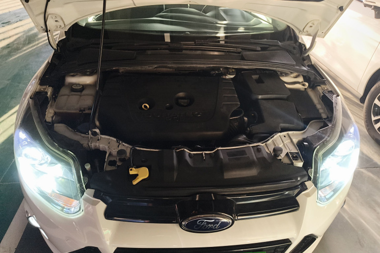 福特 福克斯 2012款 两厢 2.0L 自动豪华运动型局部细节24