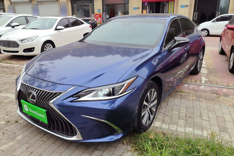 雷克萨斯ES 2020款 200 卓越版车身外观1