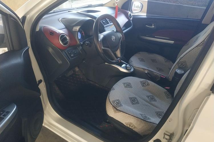 长安 奔奔 2015款 1.4L IMT豪华型 国V中控内饰7003