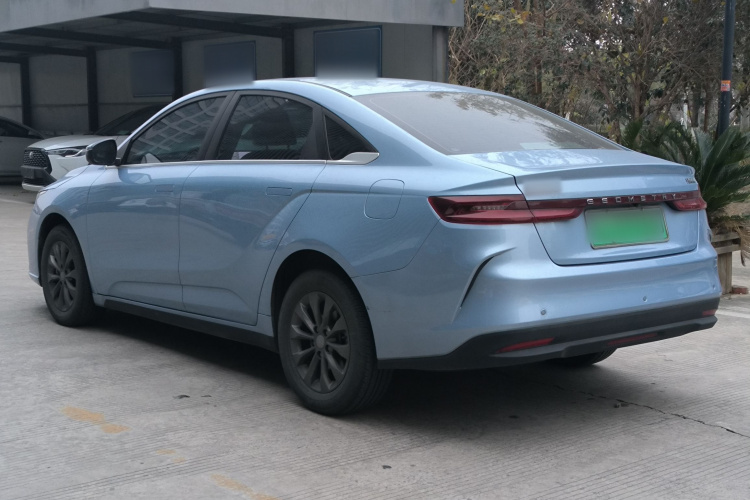 吉利几何G6 2022款 620 新乐型车身外观6013