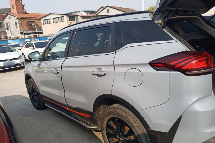 吉利汽车 2022款 博越X 1.8TD DCT智慧型车身外观4