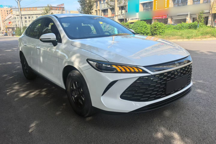 比亚迪 秦PLUS 2025款 DM-i 智驾版 128KM进取型车身外观6006