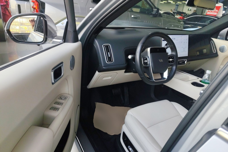 理想汽车 理想L9 2023款 Pro中控内饰20