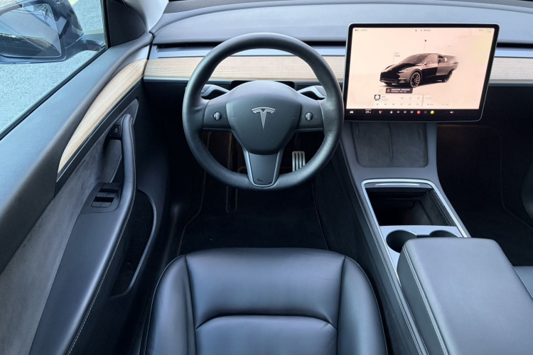 特斯拉 Model Y 2022款 Performance高性能全轮驱动版中控内饰7007