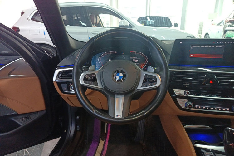 宝马5系 2020款 530Li 尊享型 M运动套装中控内饰13