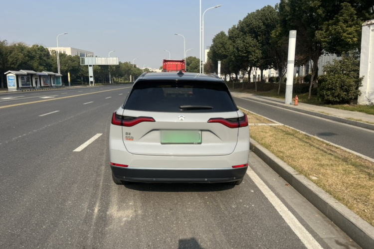 蔚来ES8 2020款 580KM 签名版 六座版车身外观6009