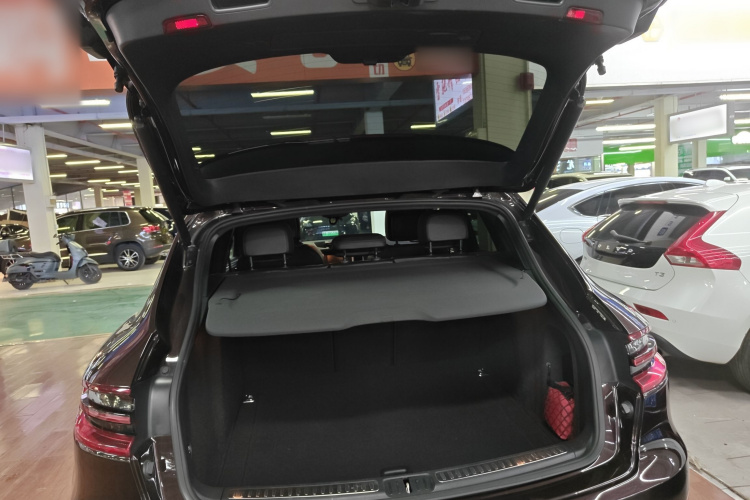 保时捷 2014款 Macan 2.0T机舱底盘23