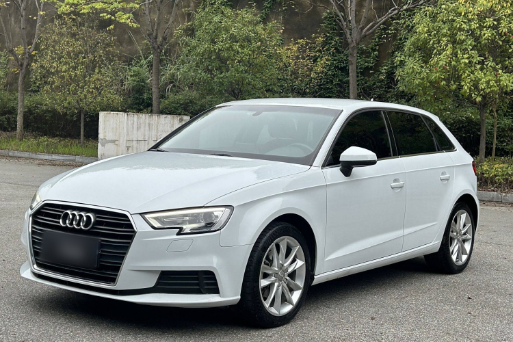 奥迪A3 2017款 Sportback 35 TFSI 进取型车身外观1