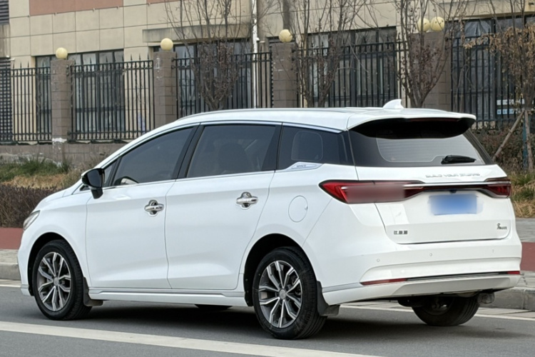 比亚迪 宋MAX 2021款 升级版 1.5T 自动尊贵型 7座车身外观6004