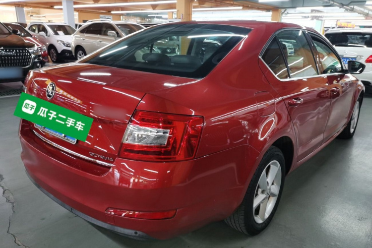斯柯达 明锐 2015款 1.6L 自动逸俊版车身外观7
