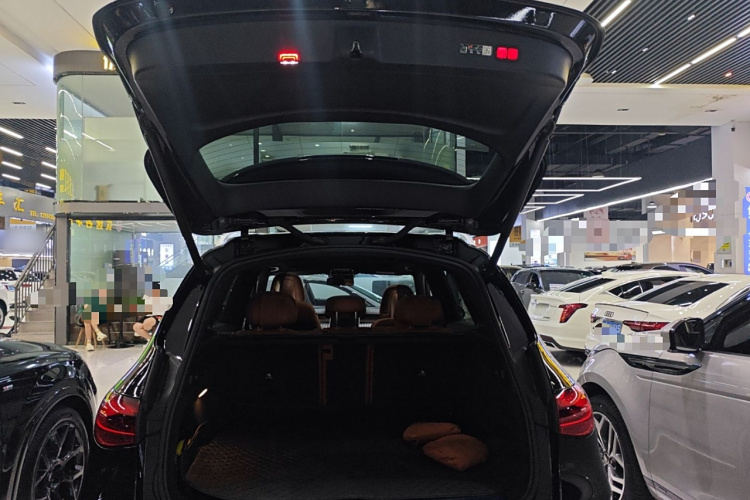 奔驰GLC 2023款 GLC 300 L 4MATIC 动感型 5座中控内饰23