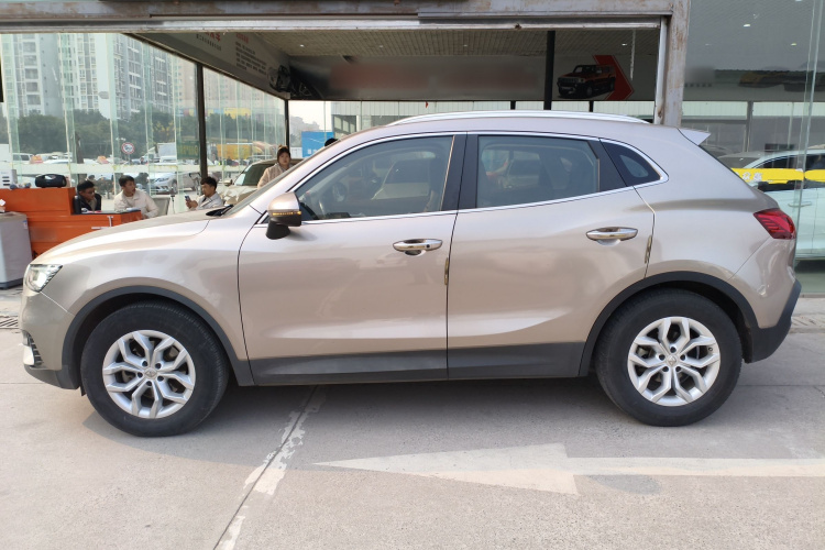 宝沃BX5 2017款 20TGDI 自动两驱先锋型车身外观4