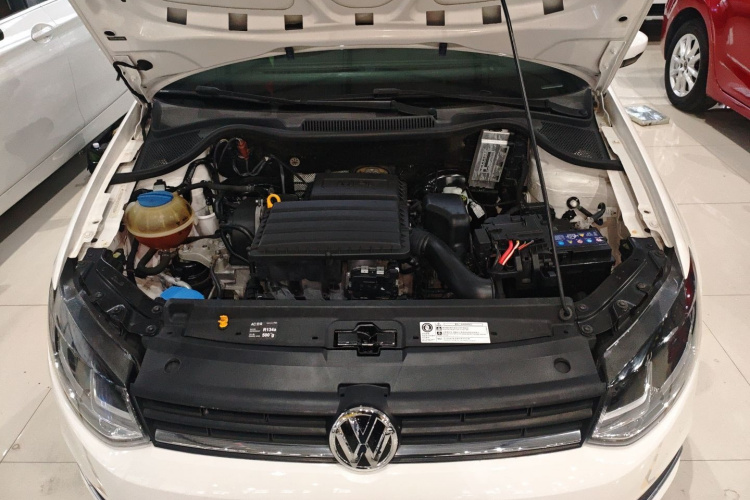 大众 Polo 2016款 1.6L 自动舒适型机舱底盘24