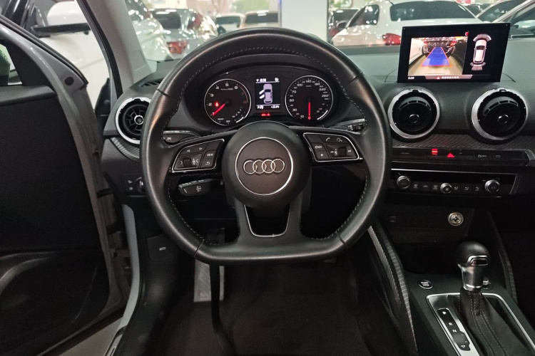 奥迪Q2L 2022款 35 TFSI 时尚动感型中控内饰13