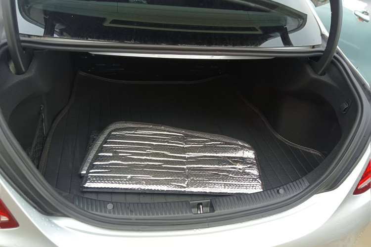 奔驰C级 2017款 改款 C 200 L 运动版局部细节23