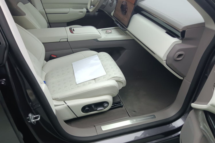 极氪7X 2025款 75kWh 后驱智驾版局部细节41