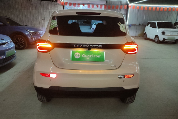 零跑汽车 零跑T03 2021款 400舒享版车身外观6