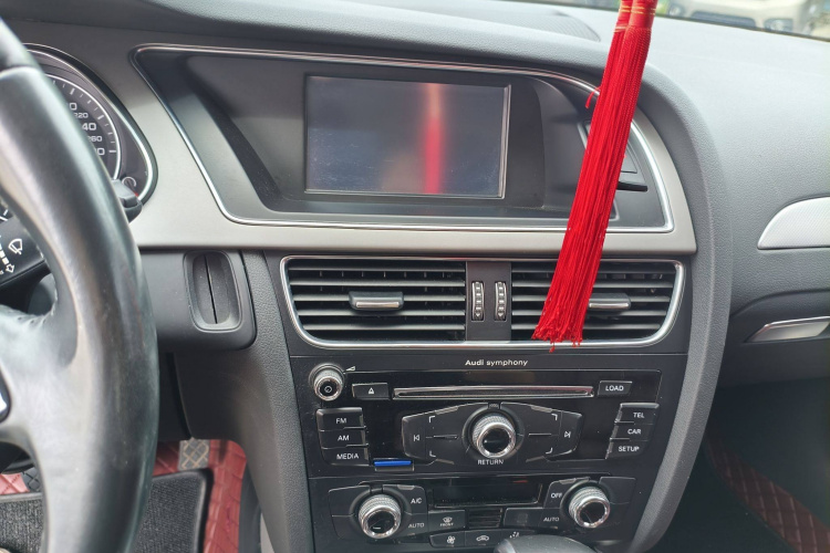 奥迪A4L 2015款 35 TFSI 自动标准型中控内饰7003