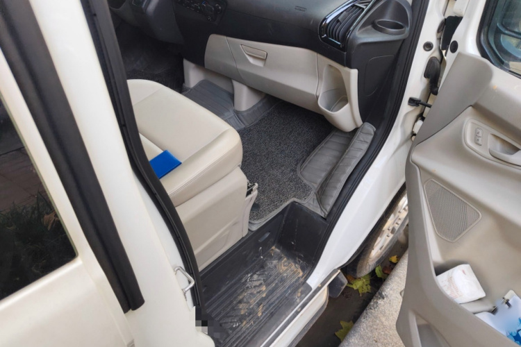 福特 途睿欧 2017款 2.0T 自动精英版局部细节9005