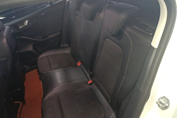 福特 福克斯 2021款 两厢 EcoBoost 180 自动锋潮型中控内饰21