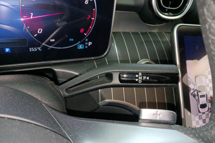 奔驰C级 2023款 C 200 L 运动版局部细节18