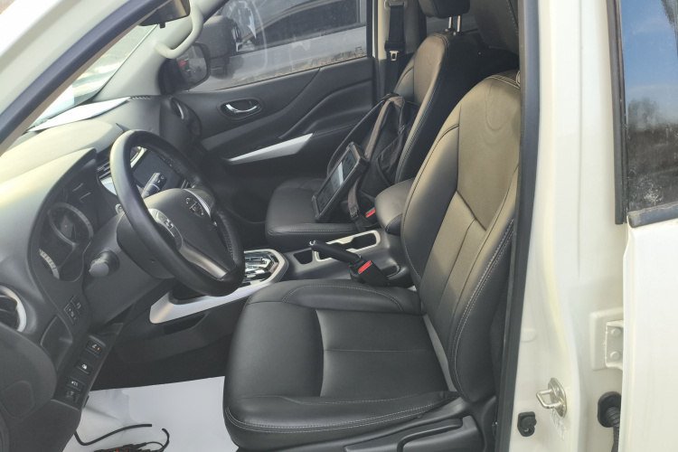 日产 途达 2020款 2.5L XL Upper 4WD 自动四驱豪华版中控内饰19