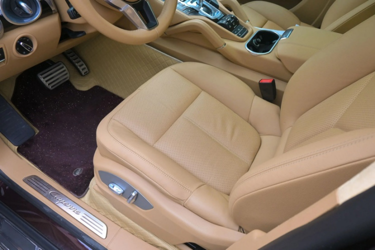 保时捷 2015款 Cayenne 3.0T中控内饰7011