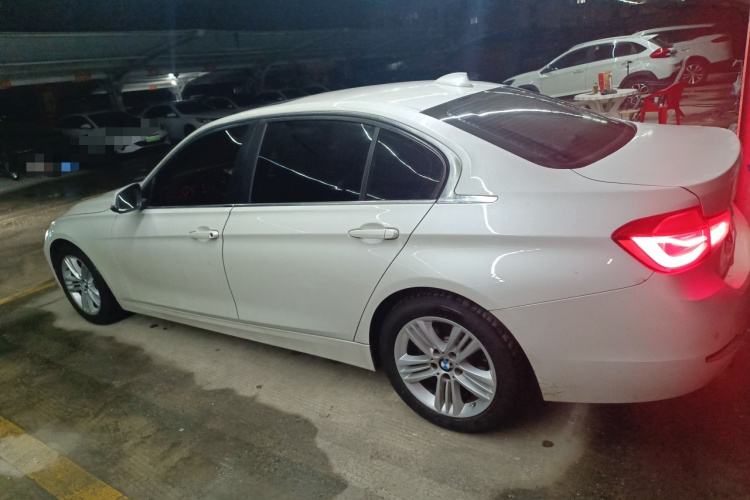 宝马3系 2017款 320Li 时尚型车身外观4