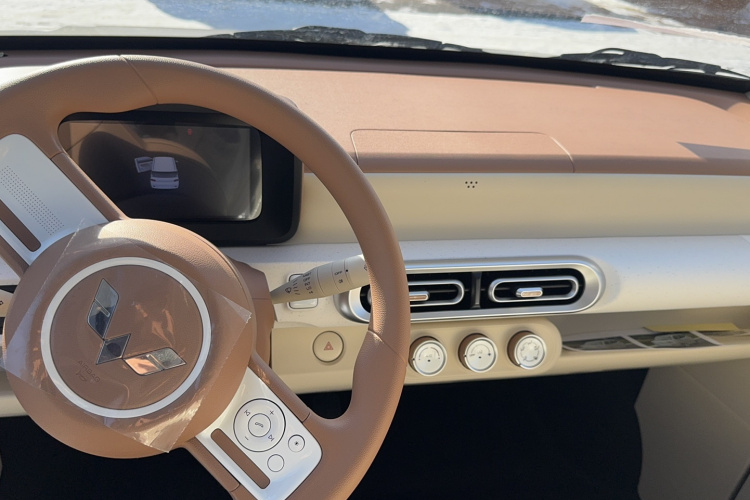 五菱汽车 宏光MINIEV 2024款 第三代 215km 青春版中控内饰7003