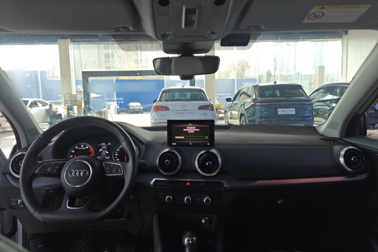 奥迪Q2L 2024款 35TFSI 进取动感型中控内饰12