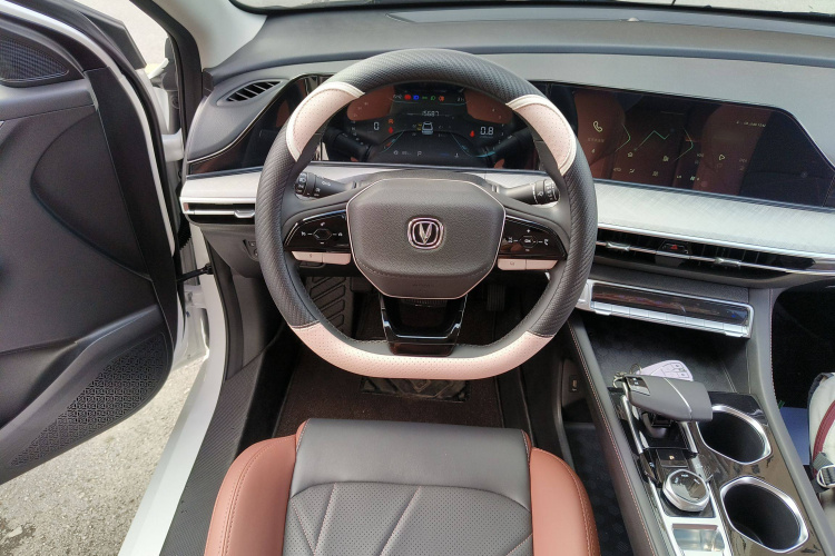 长安 逸动 2024款 PLUS 蓝鲸NE 1.4T GDI DCT高能版中控内饰13