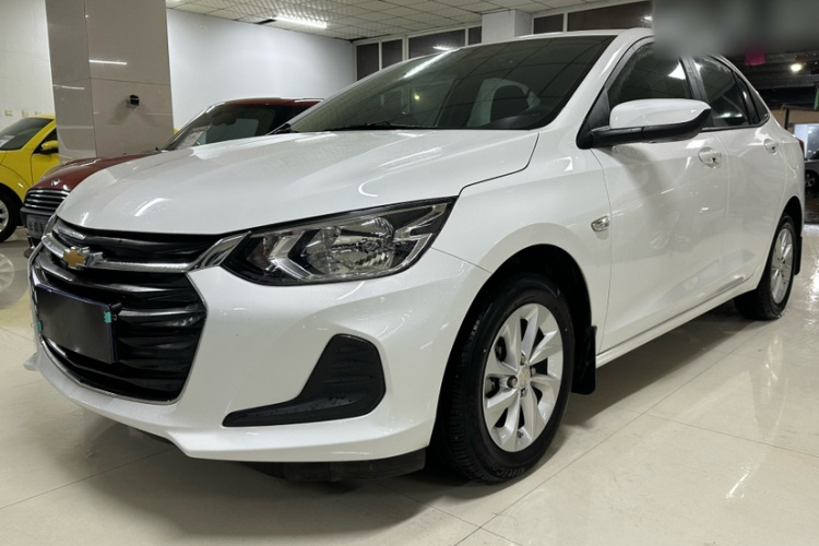 雪佛兰 科沃兹 2022款 325T 自动欣悦版中控内饰7012