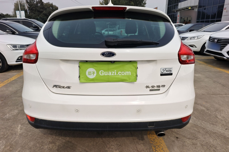 福特 福克斯 2018款 两厢经典 EcoBoost 180 自动精英型车身外观6