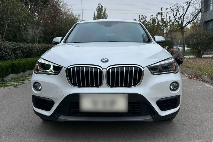 宝马X1 2019款 sDrive20Li 领先型车身外观6002