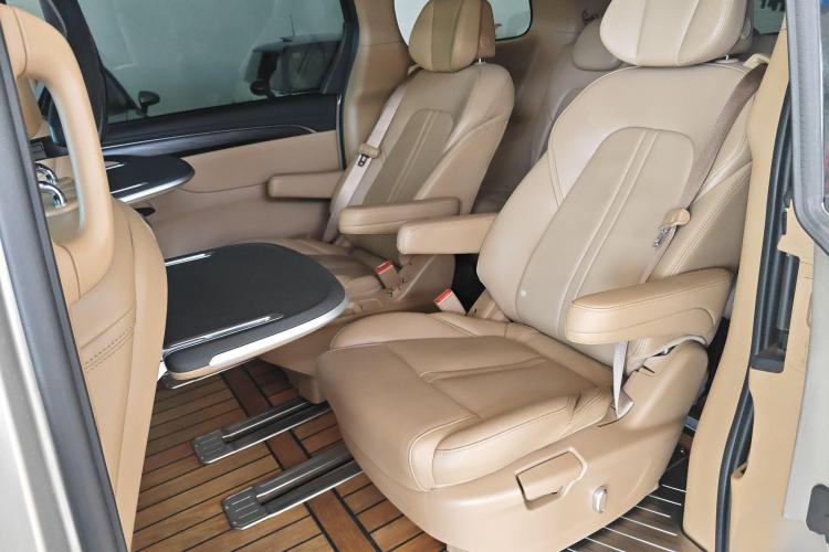 别克GL8 2020款 ES陆尊 653T 尊享型中控内饰21