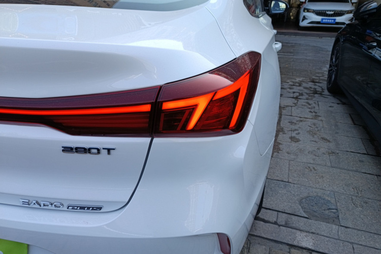 长安 逸动 2022款 PLUS 蓝鲸NE 1.4T GDI DCT旗舰版车身外观9