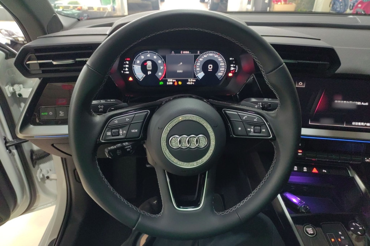 奥迪A3 2024款 A3L Limousine 35 TFSI 时尚运动型中控内饰13