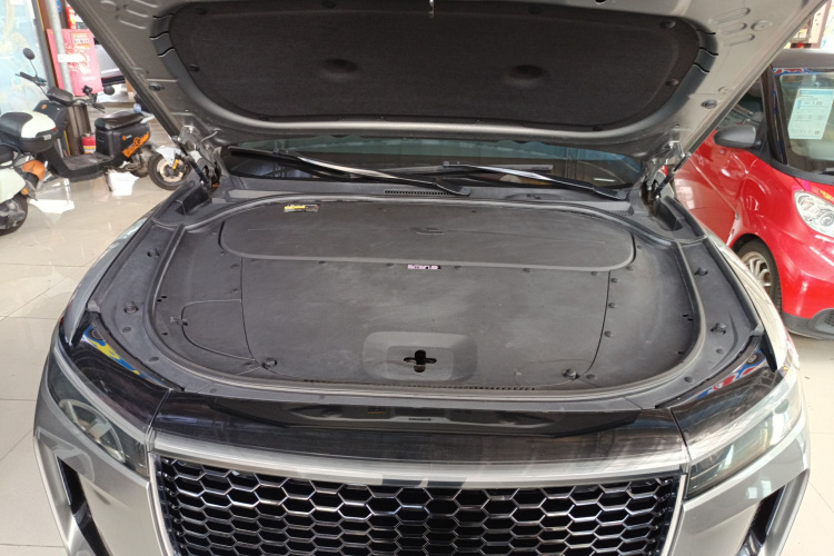 理想汽车 理想ONE 2020款 增程6座版机舱底盘24