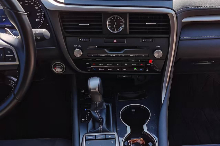 雷克萨斯RX 2020款 改款 300 两驱精英版中控内饰7002