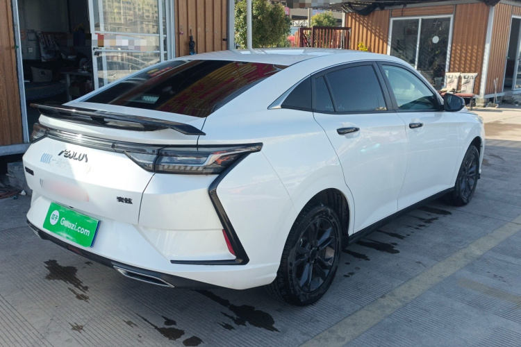 东风风神 奕炫 2024款 1.5L 自动劲速版车身外观7