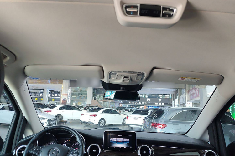 奔驰V级 2018款 V 260 L 尊贵加长版 国VI局部细节22