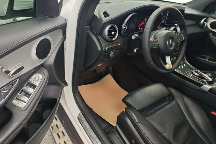 奔驰GLC 2017款 GLC 200 4MATIC中控内饰20