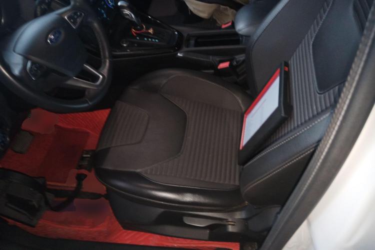 福特 福克斯 2020款 两厢经典 1.5L 自动风尚型局部细节19