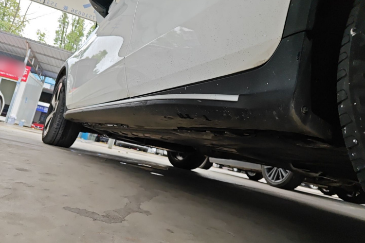 奔驰GLC 2022款 GLC 300 L 4MATIC 动感型臻藏版局部细节9002