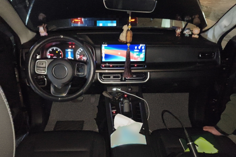 长城 炮 2023款 2.0T商用版自动柴油两驱精英型标箱GW4D20M中控内饰12